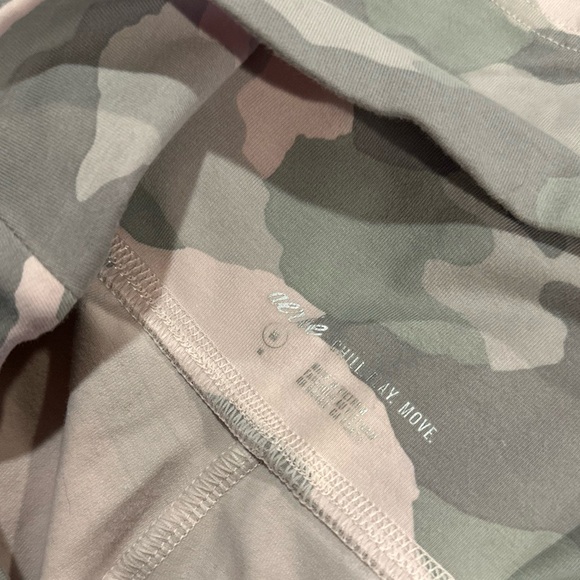 NWOT AERIE Hi-Rise Bike Short - Picture 4 of 5